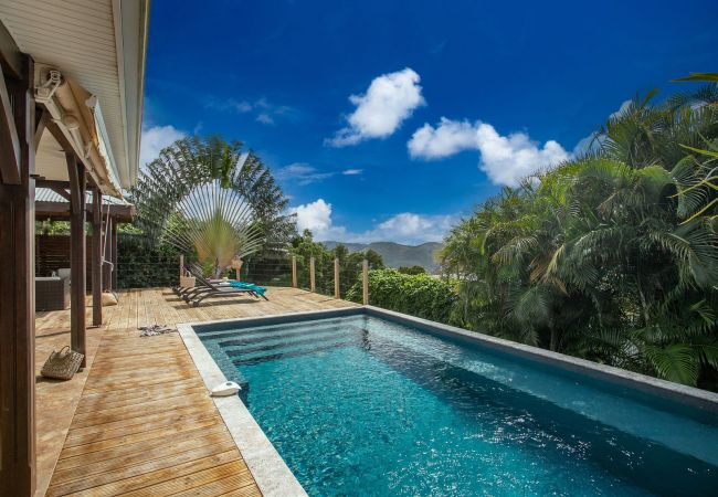 3-bedroom vacation rental with pool and sea view.