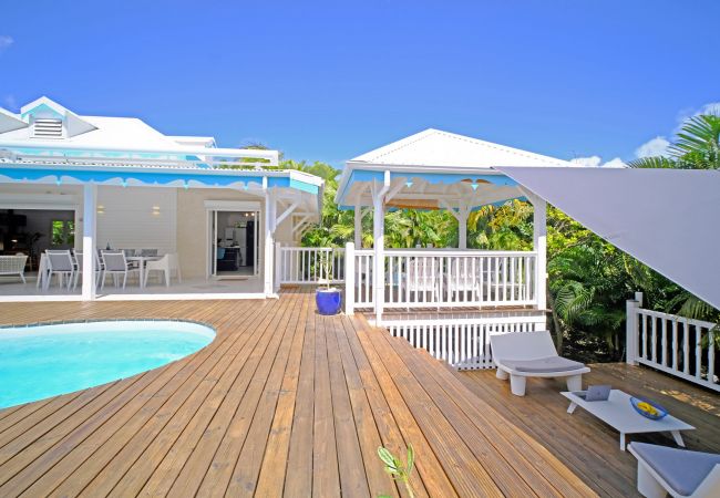 Rent a villa with swimming pool in Guadeloupe