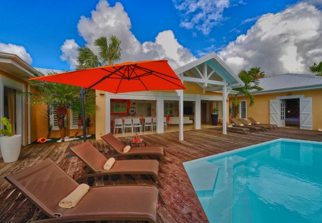 Charming holiday villa to rent in Sainte Anne with swimming pool and sea view