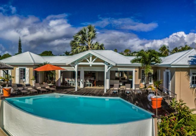 Villa rental with swimming pool in Sainte Anne, Guadeloupe: the Kay Kafé villa