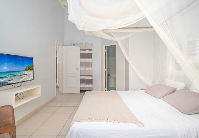 The master bedroom, Villa Papaye, Sainte Luce, Martinique, Archipel Évasion