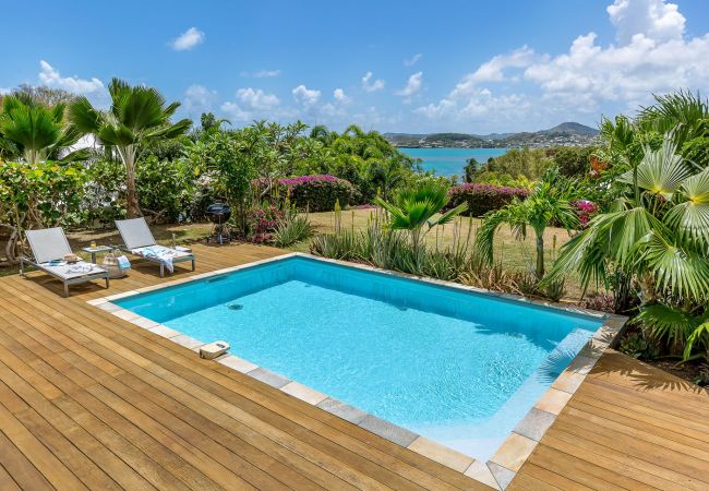Villa rental with swimming pool, sea view in Martinique