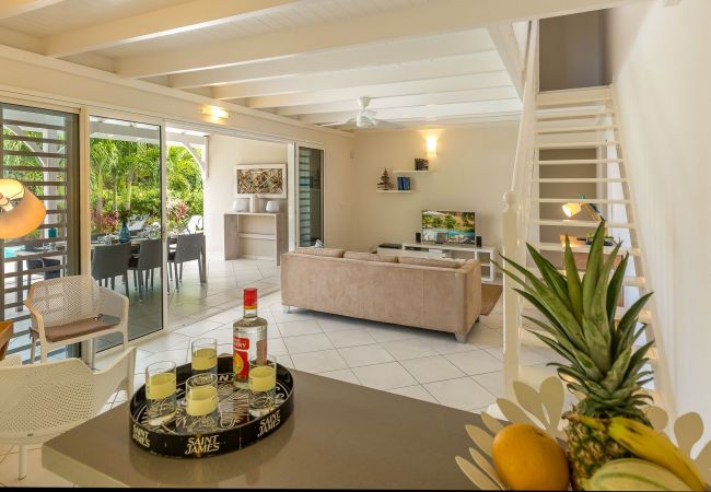 House rental in Martinique with swimming pool and beautiful sea view