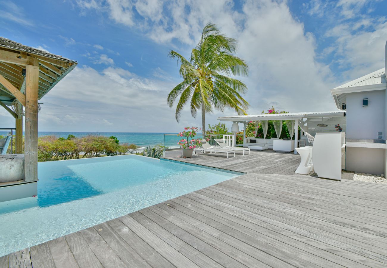 Swimming pool and beach villas for rent in Sainte Anne Guadeloupe