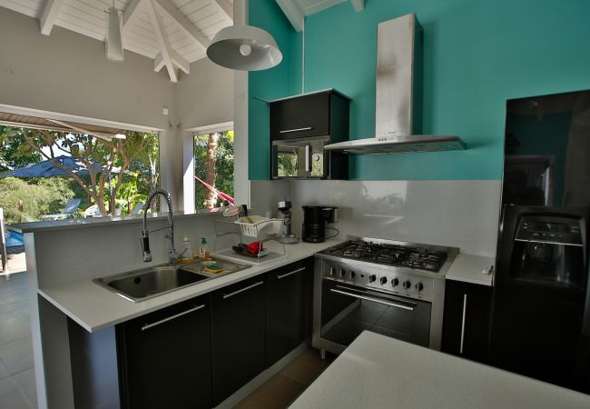 Holiday rentals with pool in Guadeloupe