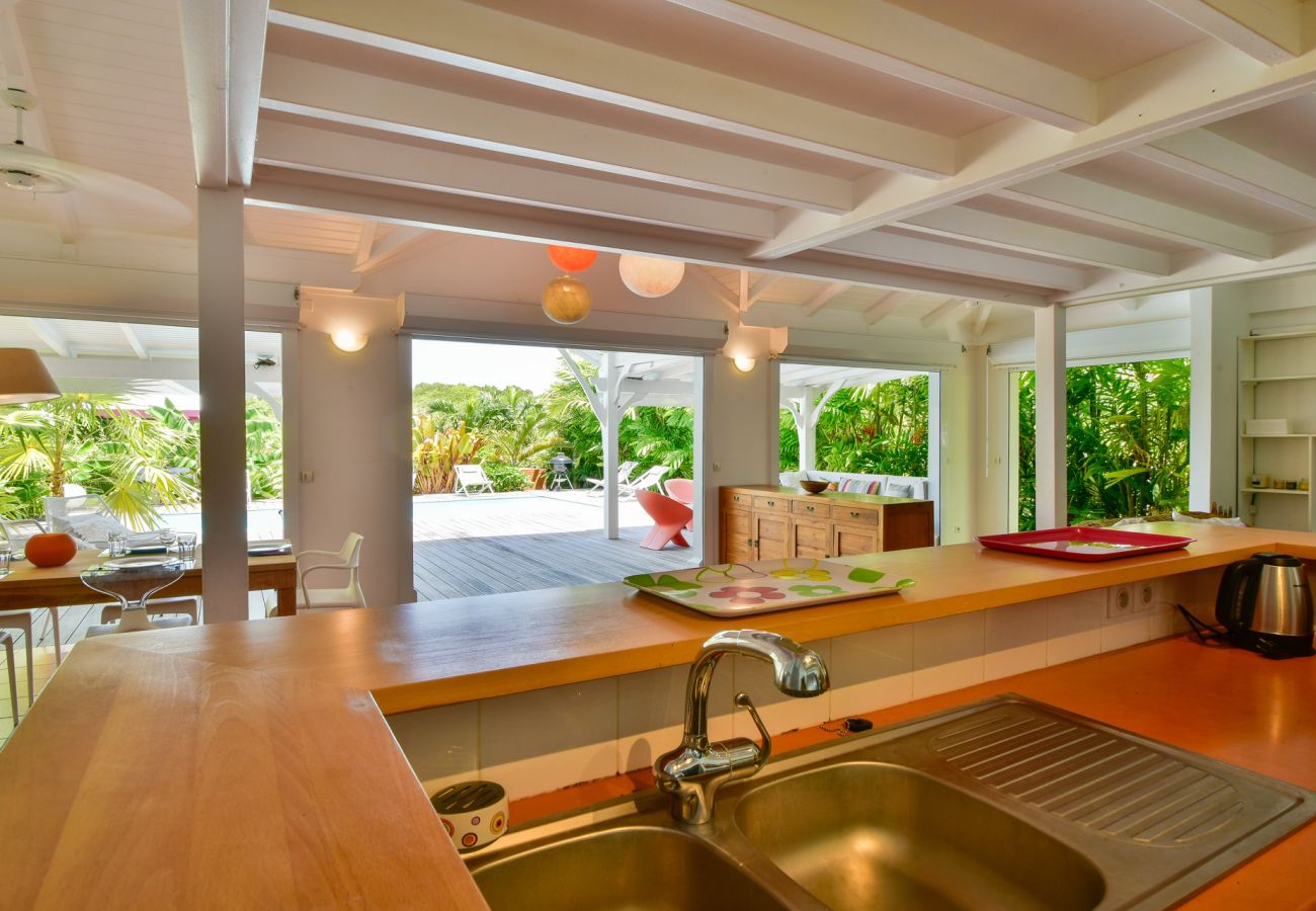 Seasonal rentals in Guadeloupe with 3 comfortable, air-conditioned bedrooms