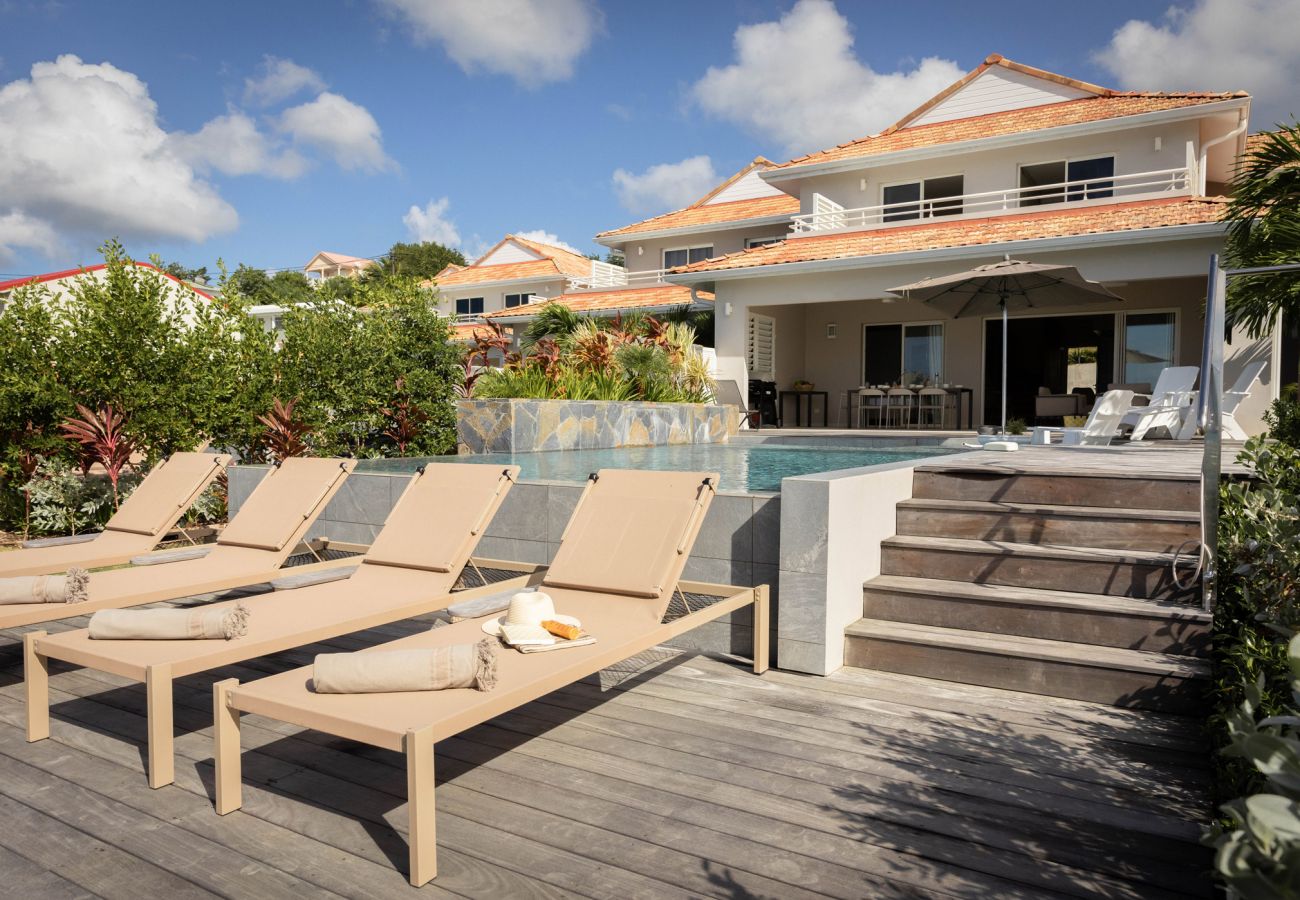 Luxury villa for rent in Le Diamant with pool facing the Caribbean Sea