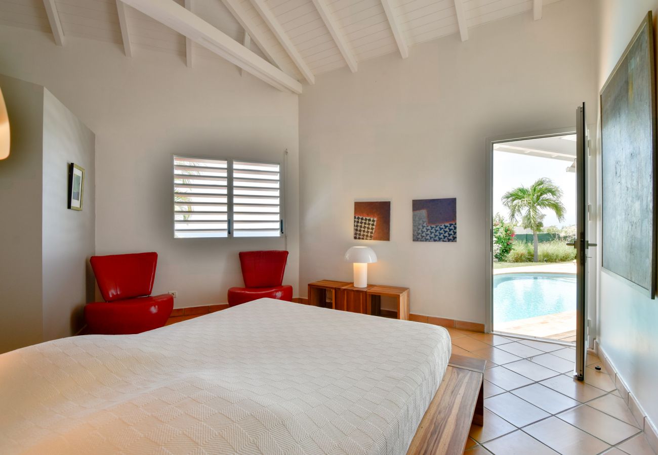 Villa for rent with pool and sea view in Guadeloupe