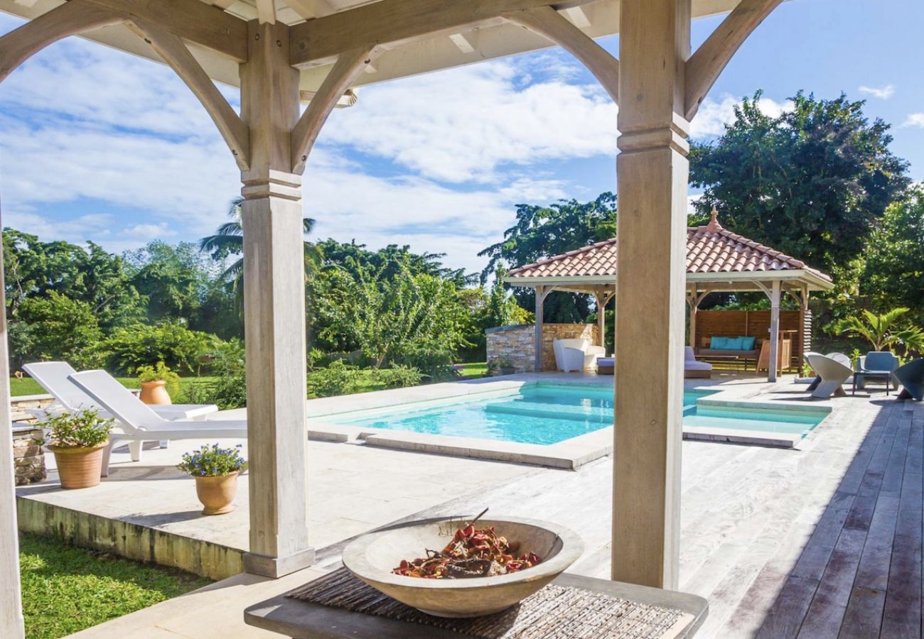 Villa rental in Guadeloupe with swimming pool