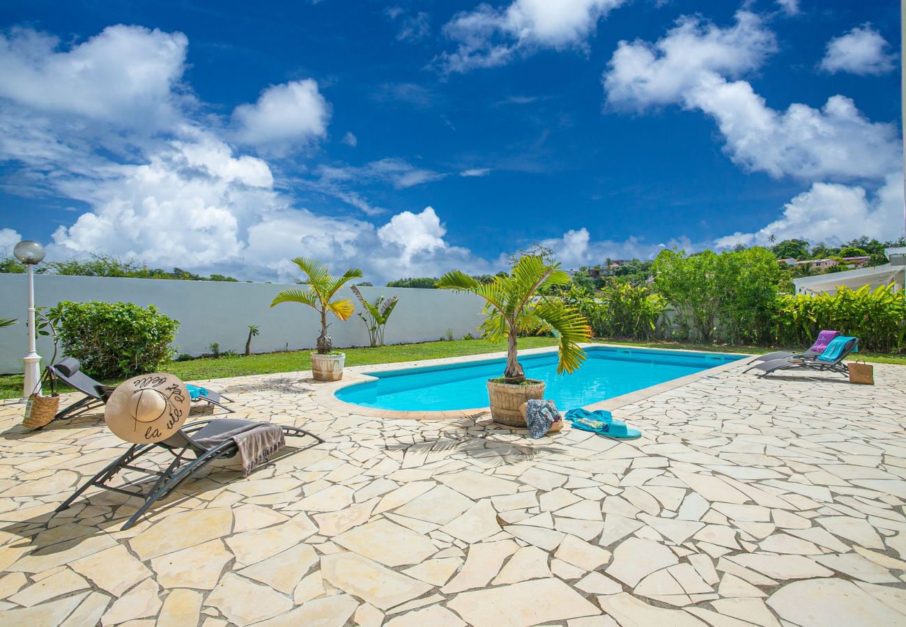 Creole villa rental with pool in Martinique