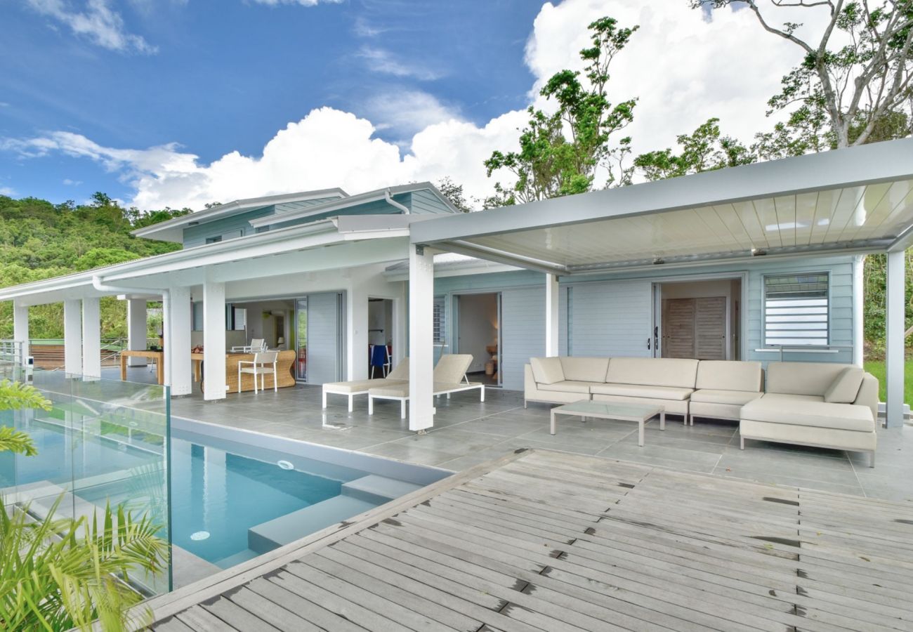 Villa rental in Deshaies near the botanical garden in Guadeloupe: villa Swell