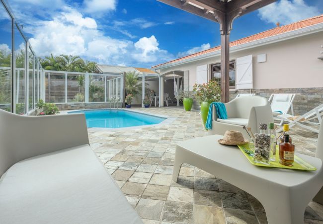 Villa rental with swimming pool