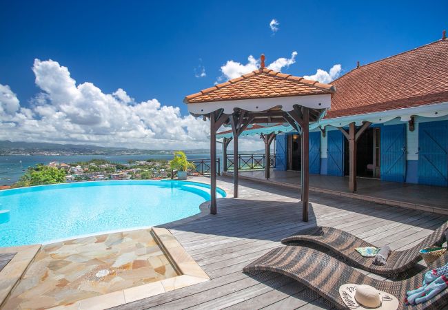 Villa Créole with pool and sea view in Martinique