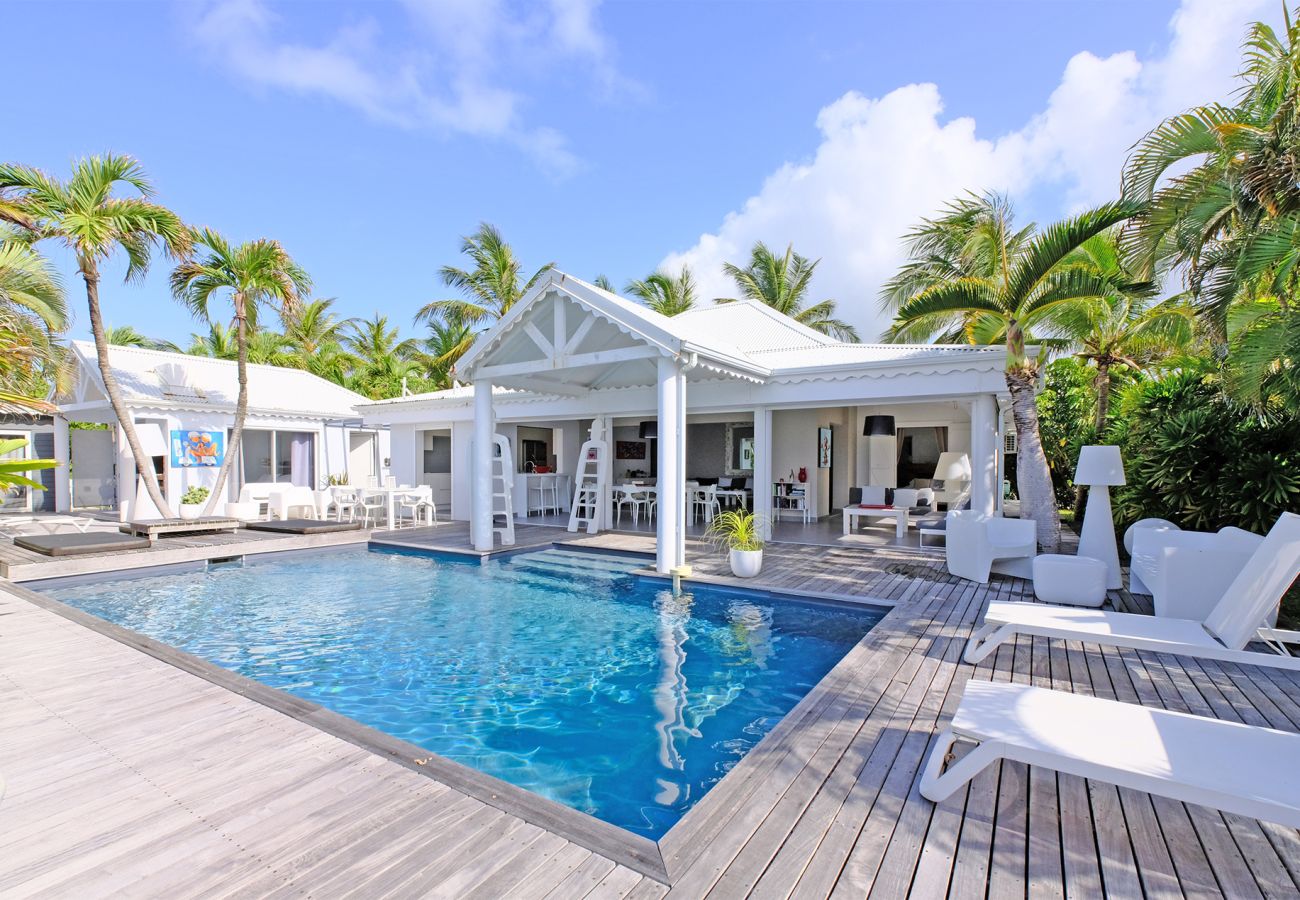Villa with sea view and swimming pool in Saint-François