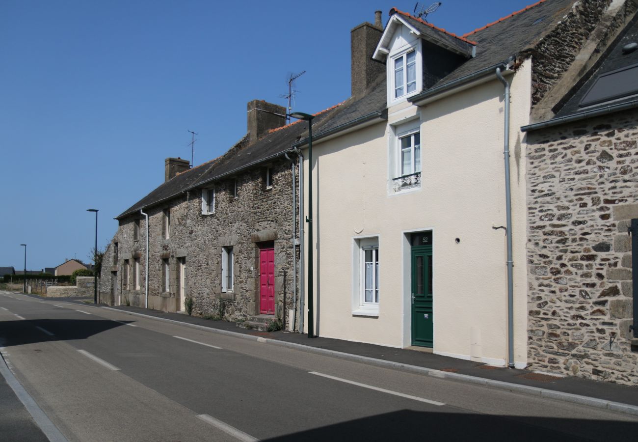 Terraced House in Cancale - Maenroch