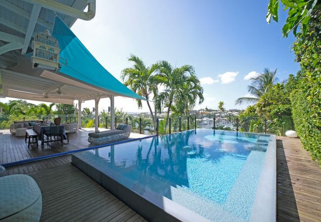Louer votre maison de vacances avec piscine, ponton privé Le Gosier Guadeloupe