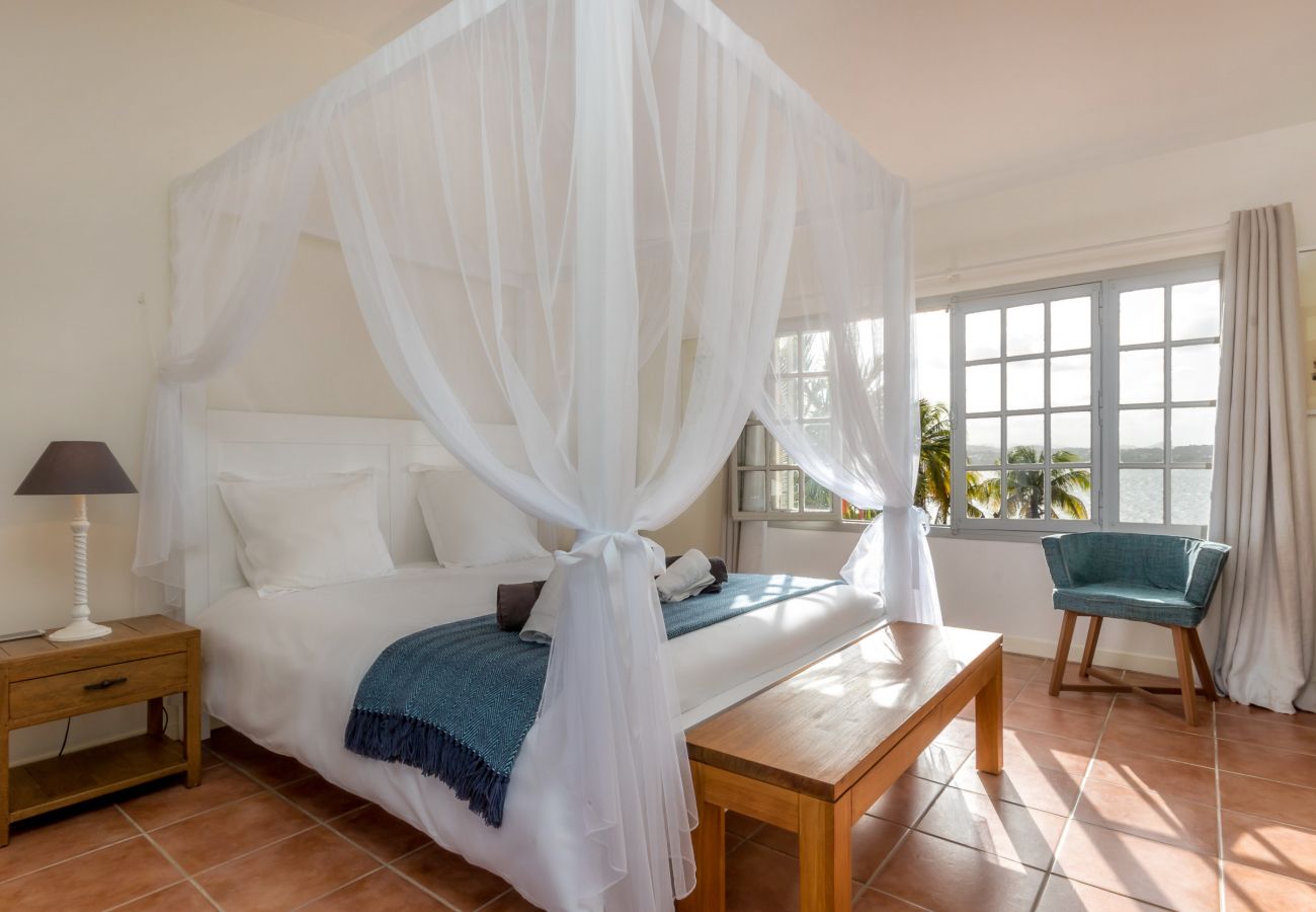 Villa de luxe 5 chambres avec piscine et ponton à louer en Martinique