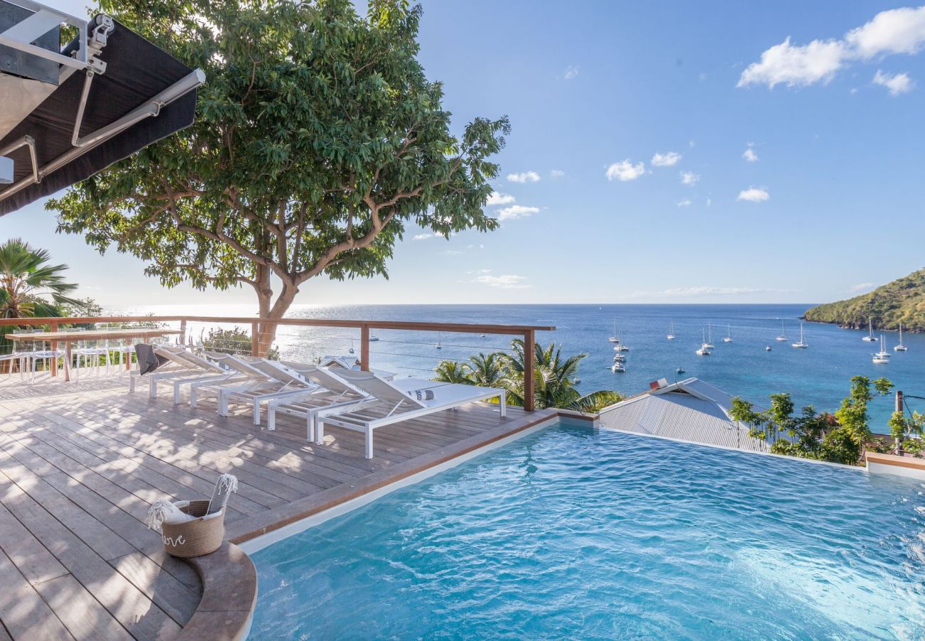 Villa à louer aux Anses d'Arlet avec piscine et plage à pied