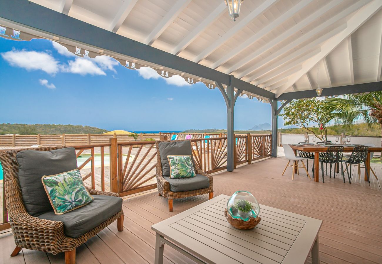 Louer une maison de vacances pleine de charme avec piscine, vue mer en Martinique
