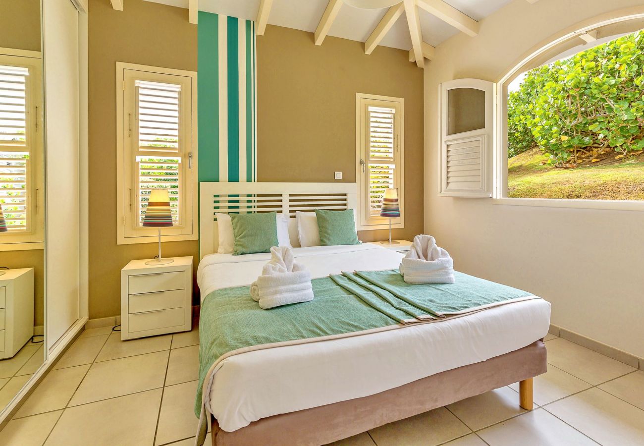 Maison de vacances à louer en Martinique avec piscine au bord de l'océan
