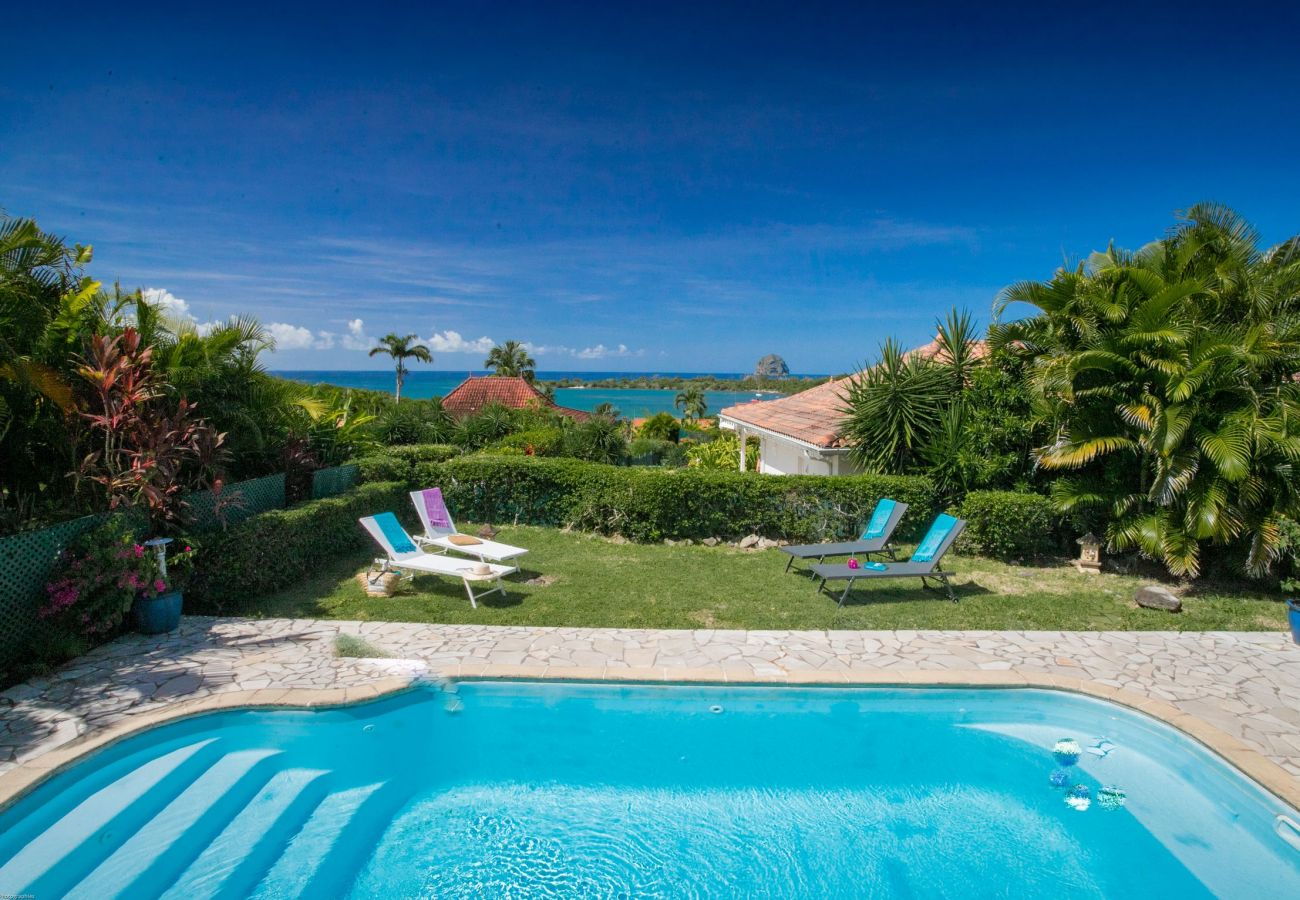 Location villa au Diamant avec piscine, plage à pied et vue mer