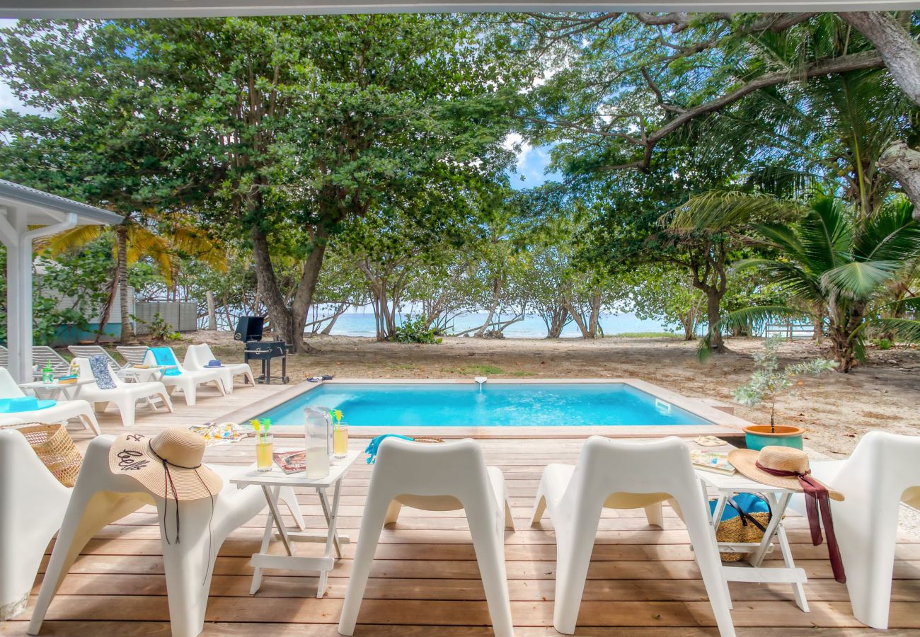 Villa de luxe à louer sur la plage du Diamant avec piscine et vue mer
