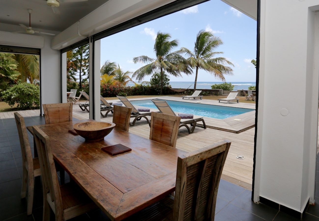 Villa contemporaine à louer en Guadeloupe