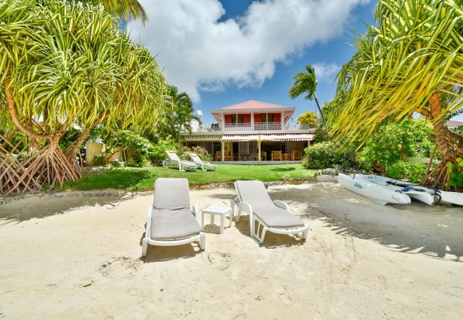 Location villas les pieds dans l'eau à Saint-François en Guadeloupe