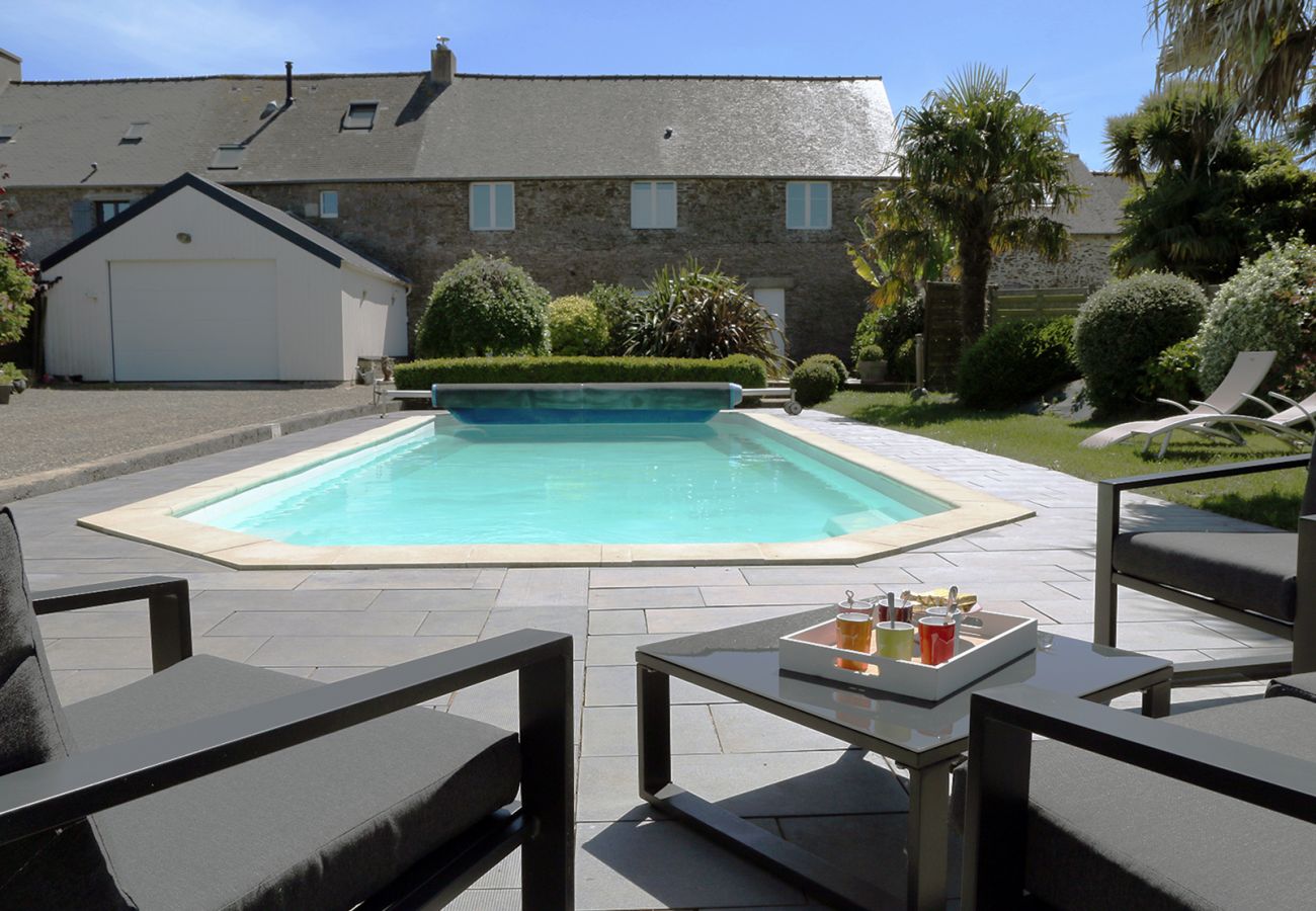 Villa à louer avec piscine à Cancale en Bretagne