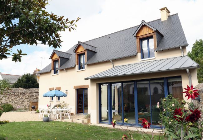 Villa à louer ave beau jardin au calme à Cancale en Bretagne