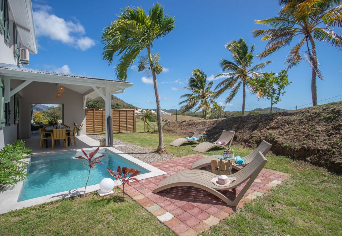 Maison avec piscine et plage à pieds à louer en Martinique