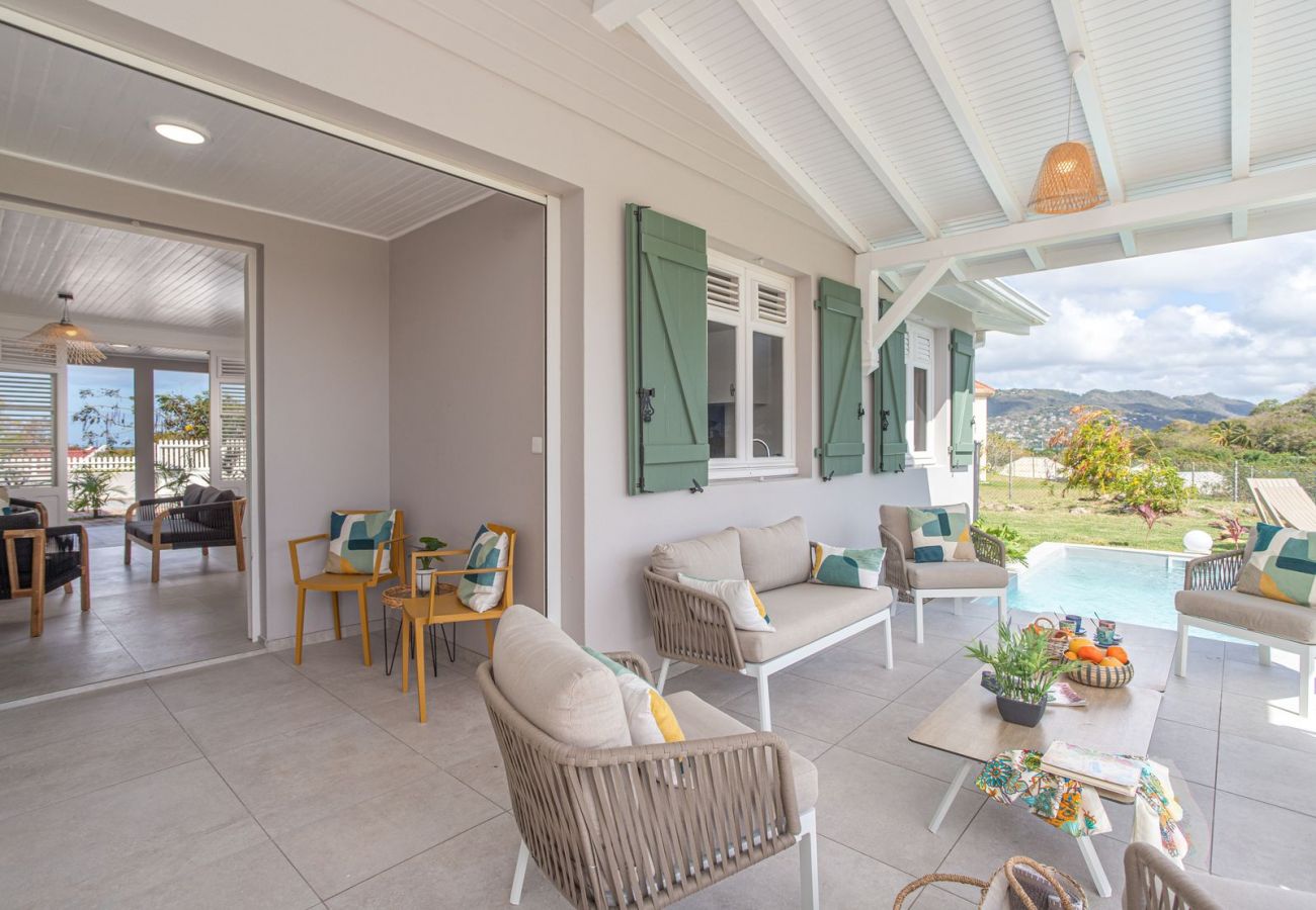 Villa de charme 2 chambres avec piscine  à louer en Martinique