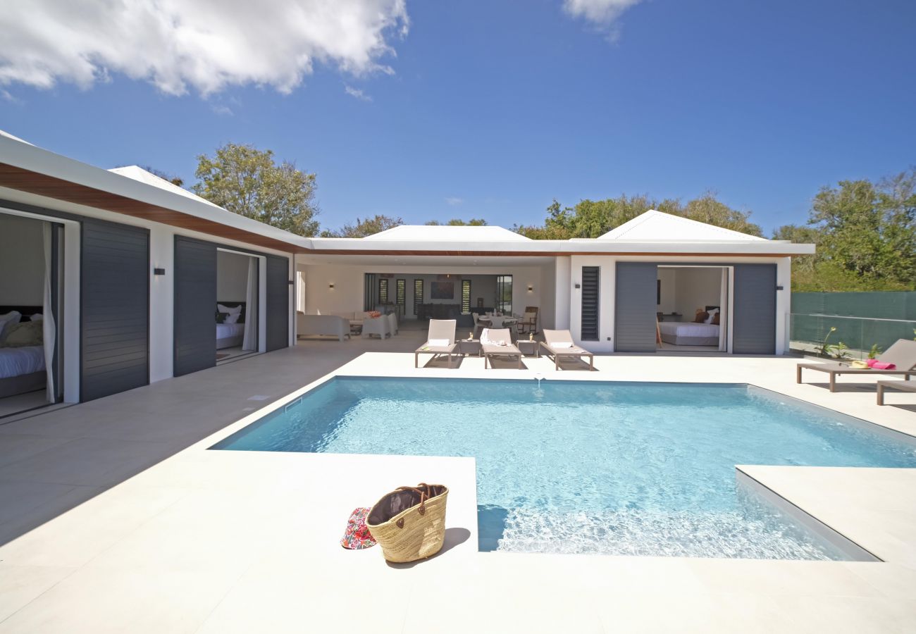 Location villa contemporaine avec piscine, Saint François