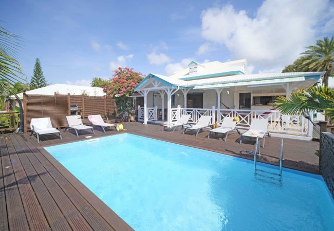 Location de villa avec piscine à Saint François en Guadeloupe