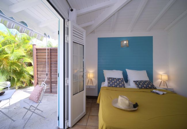 Louer une villa 4 chambres avec piscine à Saint François en Guadeloupe.