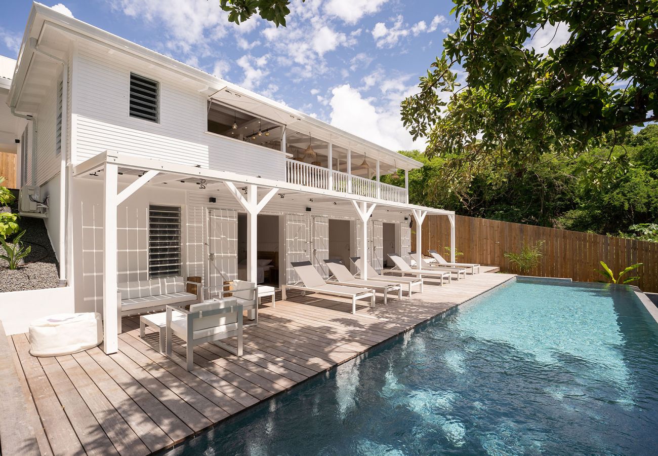 Location de villa 5 chambres avec piscine en Guadeloupe