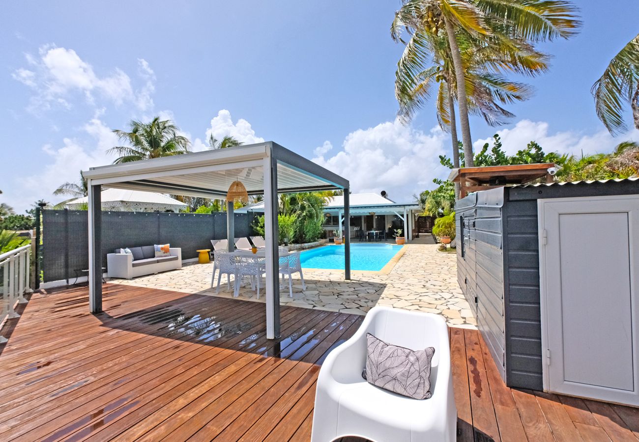 Villa piscine vue mer, Saint-François en Guadeloupe : la villa Evasion